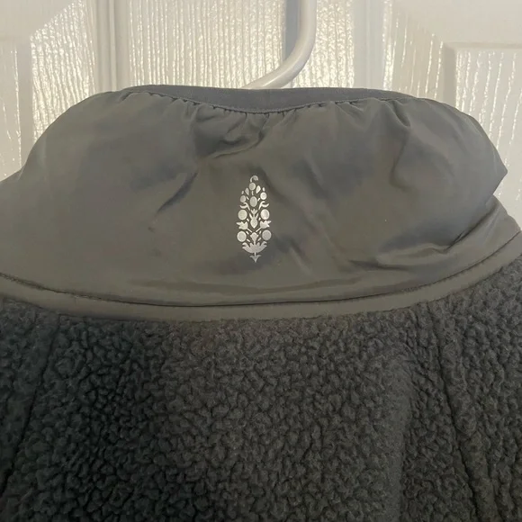 FP Movement by Free People Hit the Slopes - Picture 5 of 6